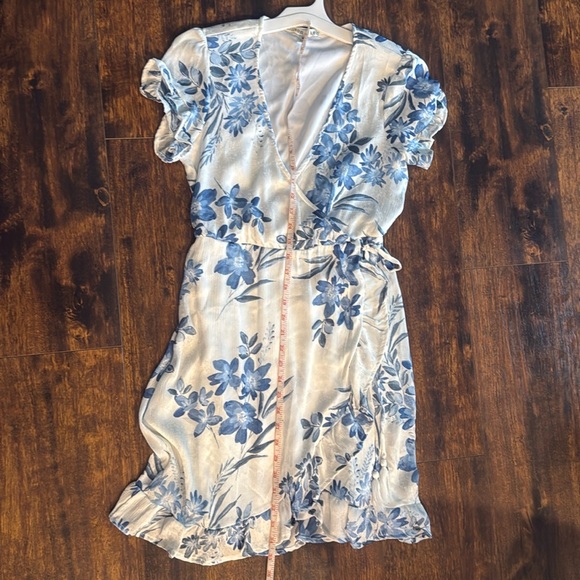 Blue floral wrap dress - Picture 5 of 8